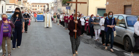 MES DE OCTUBRE: PROCESIÓN CON LA IMAGEN DE LA VIRGEN DE FÁTIMA (Fotos)