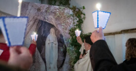 Celebración en el día de la Virgen de Lourdes. (Fotos)