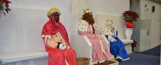 Los Reyes Magos visitan nuestra parroquia